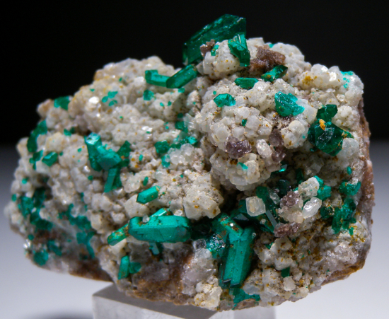 Willemite and Dioptase from Gotala, near Mindouli, Pool Dept., Rep. of Congo [db_pics/pics/fm508b.jpg]