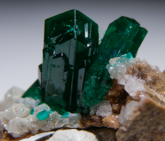 Willemite and Dioptase from Gotala, near Mindouli, Pool Dept., Rep. of Congo [db_pics/pics/fm511d.jpg]