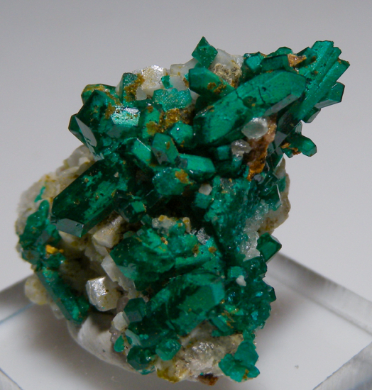 Willemite and Dioptase from Gotala, near Mindouli, Pool Dept., Rep. of Congo [db_pics/pics/fm514a.jpg]