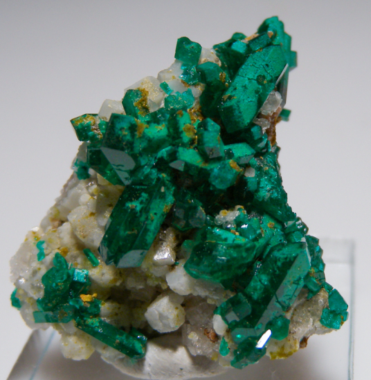 Willemite and Dioptase from Gotala, near Mindouli, Pool Dept., Rep. of Congo [db_pics/pics/fm514b.jpg]