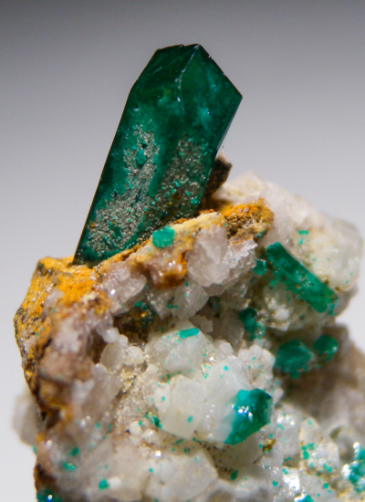 Willemite and Dioptase from Gotala, near Mindouli, Pool Dept., Rep. of Congo [db_pics/pics/fm515d.jpg]