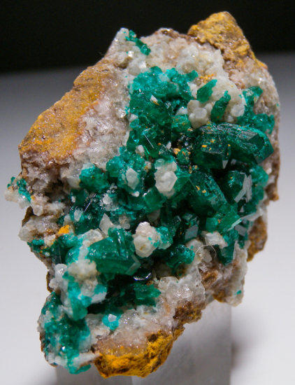 Willemite and Dioptase from Gotala, near Mindouli, Pool Dept., Rep. of Congo [db_pics/pics/fm516b.jpg]