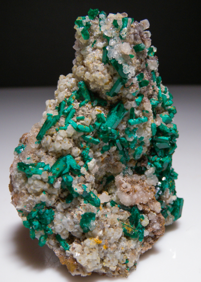 Willemite and Dioptase from Gotala, near Mindouli, Pool Dept., Rep. of Congo [db_pics/pics/fm518c.jpg]