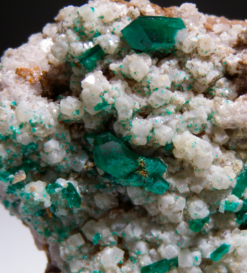Willemite and Dioptase from Gotala, near Mindouli, Pool Dept., Rep. of Congo [db_pics/pics/fm520f.jpg]