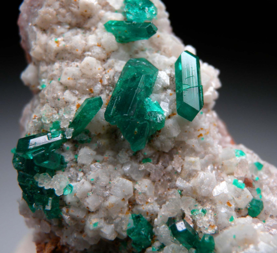 Willemite and Dioptase from Gotala, near Mindouli, Pool Dept., Rep. of Congo [db_pics/pics/fm525b.jpg]