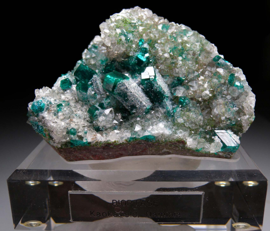 Quartz on Dioptase from Kaokaveld, Namibia [db_pics/pics/fm640a.jpg]