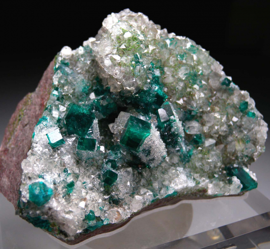 Quartz on Dioptase from Kaokaveld, Namibia [db_pics/pics/fm640b.jpg]