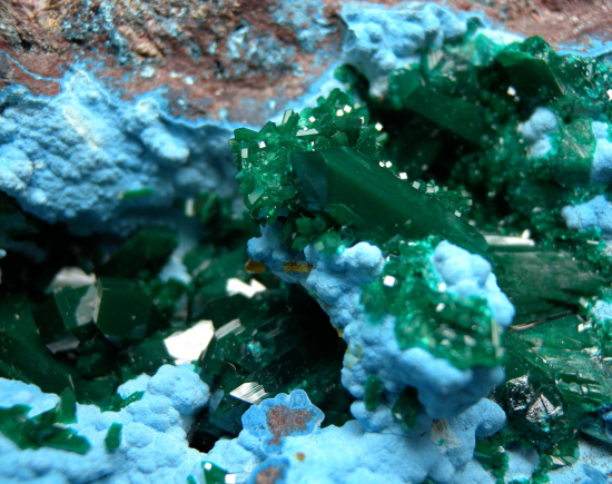 Dioptase on Plancheite from Omaue Mine, Kaokaveld, Kunene Region, Namibia [db_pics/pics/fm646e.jpg]