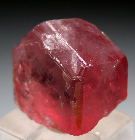 Fluorapatite from Nagar, Gilgit-Baltistan, Pakistan [db_pics/pics/fm650b.jpg]