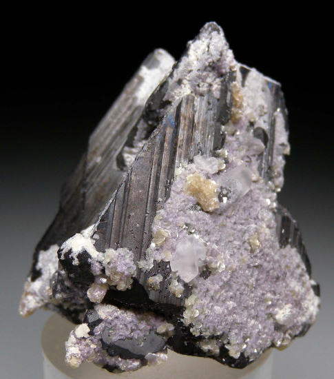 Ferberite from Yaogangxian Mine, Hunan, China [db_pics/pics/fm667b.jpg]