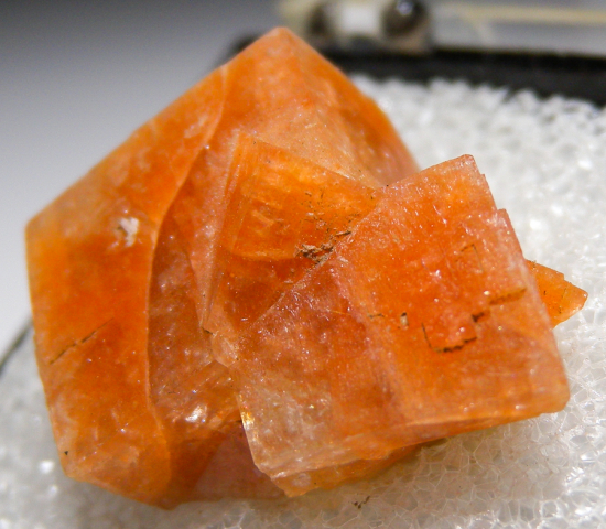 Chabazite from Wasson Bluff, Cumberland Co., Nova Scotia, Canada [db_pics/pics/fm807c.jpg]