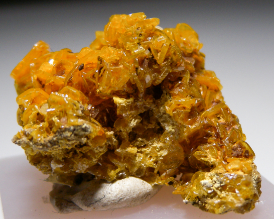 Wulfenite from Dog Water Mine, Graham Co., Arizona, USA [db_pics/pics/fm820c.jpg]