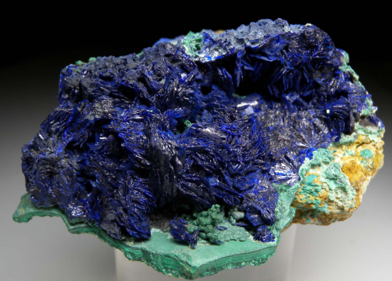 Azurite, Malachite from Burra Open Cut Mine, Burra, South Australia, Australia [db_pics/pics/fm865a.jpg]