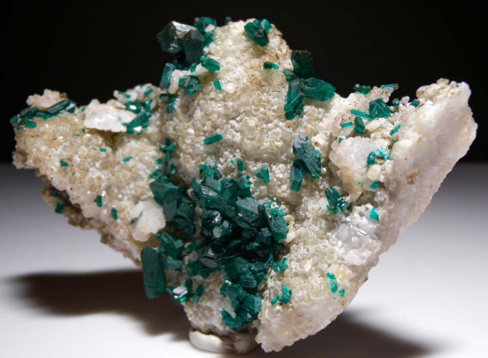 Willemite and Dioptase from Gotala, near Mindouli, Pool Dept., Rep. of Congo [db_pics/pics/fm938a.jpg]
