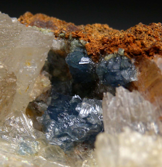 Scorodite with Selenite from Mina Oujela, Mapimi, Durango, Mexico [db_pics/pics/fm991e.jpg]