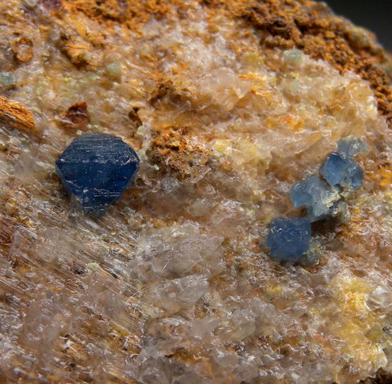 Scorodite on Selenite from Mina Oujela, Mapimi, Durango, Mexico [db_pics/pics/fm995c.jpg]