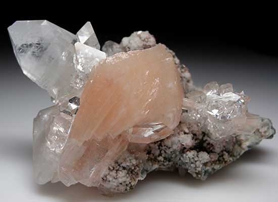 Apophyllite with Stilbite from Jalgaon, Maharashtra, India [db_pics/pics/in103a.jpg]