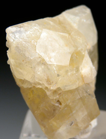 Amblygonite from Linopolis, Divino das Laranjeiras, Minas Gerais, Brazil [db_pics/pics/lp116b.jpg]