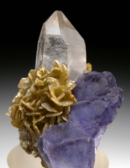 Fluorite, Quartz, Siderite from Panasquiera, Barroca Grande, Portugal [db_pics/pics/mk267b.jpg]