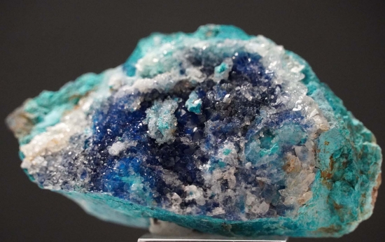 Shattuckite in Quartz on Chrysocolla from Rancho Jacalito, Cuitaca, Sonora, Mexico [db_pics/pics/mk418a.JPG]