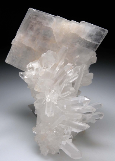 Barite on Quartz from Jinkouhe District, Leshan, Sichuan, China [db_pics/pics/mk450a.jpg]