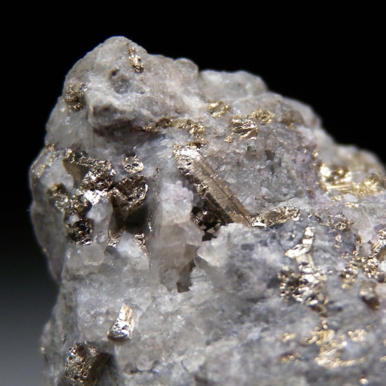 Calaverite from Cripple Creek, Teller Co., Colorado, USA [db_pics/pics/mk473c.jpg]