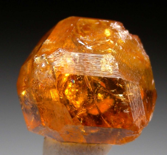 Grossular from Jeffrey Mine, Asbestos, Quebec, Canada [db_pics/pics/mk806b.jpg]