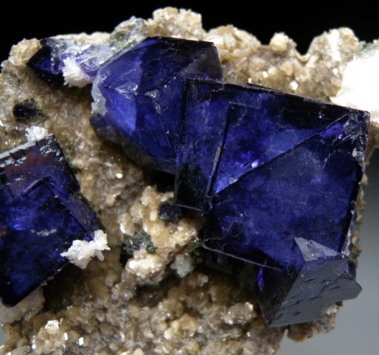 Fluorite on Muscovite from Yaogangxian Mine, Hunan, China [db_pics/pics/mk881c.jpg]
