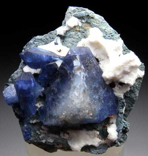 Benitoite from Gem Mine, San Benito Co., California [db_pics/pics/na154a.jpg]