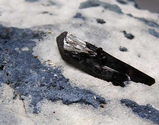 Neptunite from Gem Mine, San Benito Co., California [db_pics/pics/na192c.jpg]