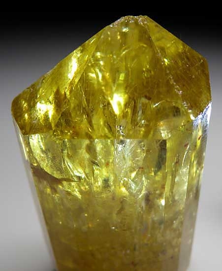 Apatite from Cerro de Mercado, Durango, Mexico [db_pics/pics/na531c.jpg]