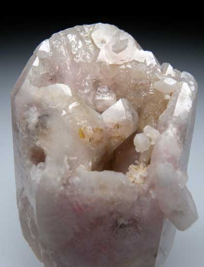 Quartz with Montmorillonite from White Queen Mine, Pala, San Diego Co., California [db_pics/pics/na959b.jpg]