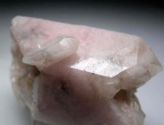 Quartz with Montmorillonite from White Queen Mine, Pala, San Diego Co., California [db_pics/pics/na959c.jpg]