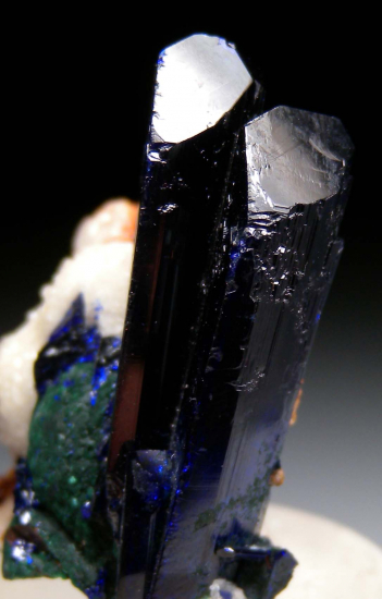 Azurite with Smithsonite from Touissit Mine, Oujda, Morocco [db_pics/pics/p106b.jpg]