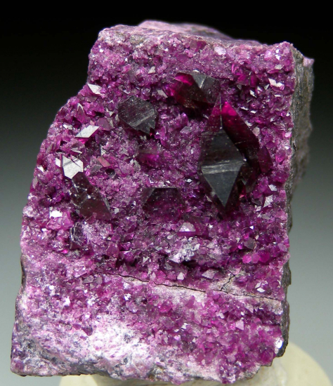 Kammererite from Kop Krom Mine, Kop Daglari, East Anatolia, Turkey [db_pics/pics/p173a.jpg]