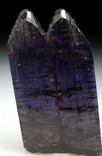 Tanzanite from Merelani Hills, Arusha, Tanzania [db_pics/pics/p176a.jpg]