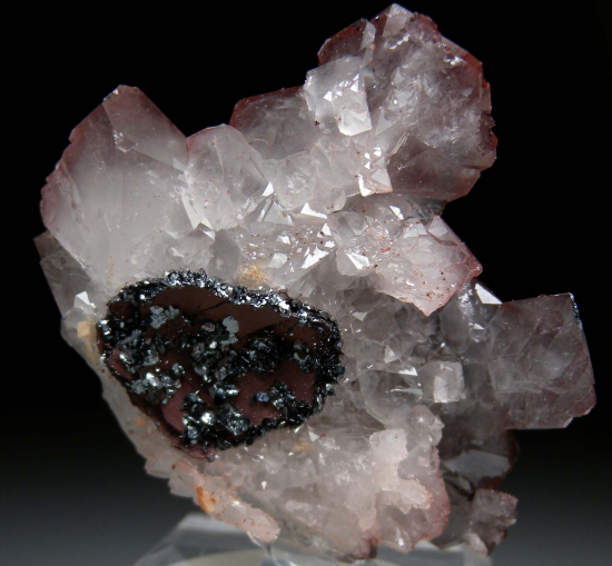 Quartz with Hematite from Beckermet Mine, Egremont, Cumbria, England [db_pics/pics/p249b.jpg]