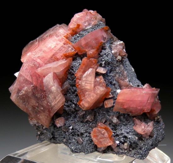 Mangano Smithsonite from Tsumeb, Namibia [db_pics/pics/p267c.jpg]