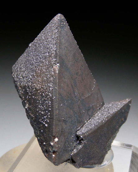 Smithsonite on Tennantite from Tsumeb, Namibia [db_pics/pics/p277b.jpg]