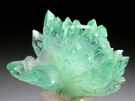 Stilbite on Apophyllite from Poona, Maharashtra State, India [db_pics/pics/p304a.jpg]