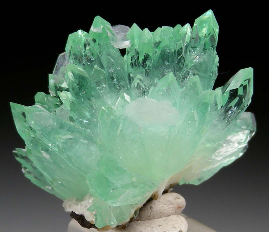 Stilbite on Apophyllite from Poona, Maharashtra State, India [db_pics/pics/p304d.jpg]