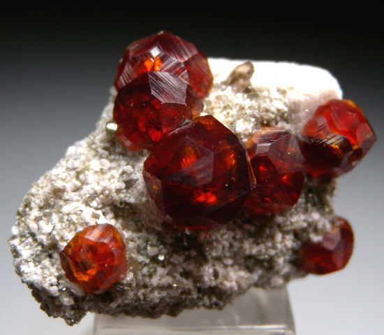 Spessartine from Tongbei, Fujian Prov., China [db_pics/pics/p316a.jpg]