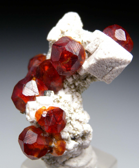 Spessartine from Tongbei, Fujian Prov., China [db_pics/pics/p317b.jpg]