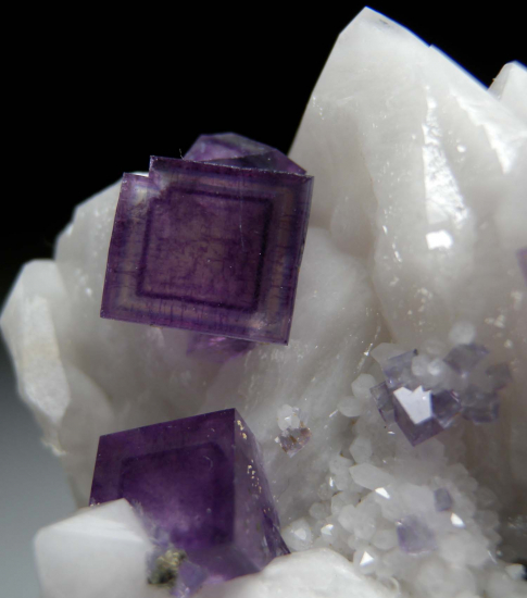 Fluorite on Quartz from Yaogangxian Mine, Hunan, China [db_pics/pics/p328c.jpg]