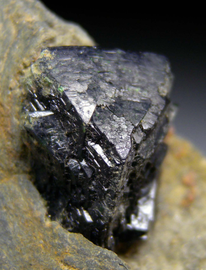 Libethenite from Mindola Open Pit, Rokana Mine, Kitwe, Zambia [db_pics/pics/p331b.jpg]