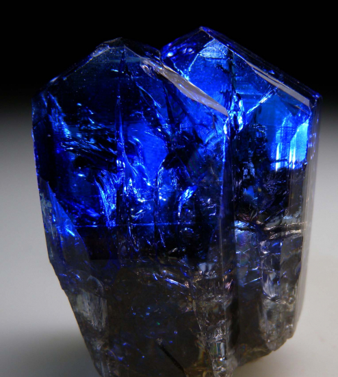 Tanzanite from Merelani Hills, Arusha, Tanzania [db_pics/pics/p367c.jpg]