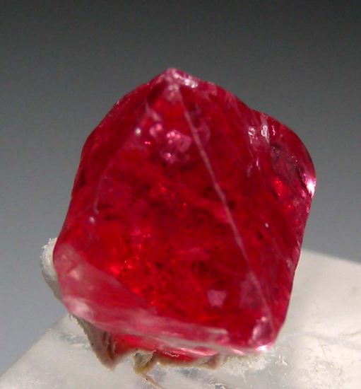 Spinel from Mahenge, Morogoro, Tanzania [db_pics/pics/p375d.jpg]