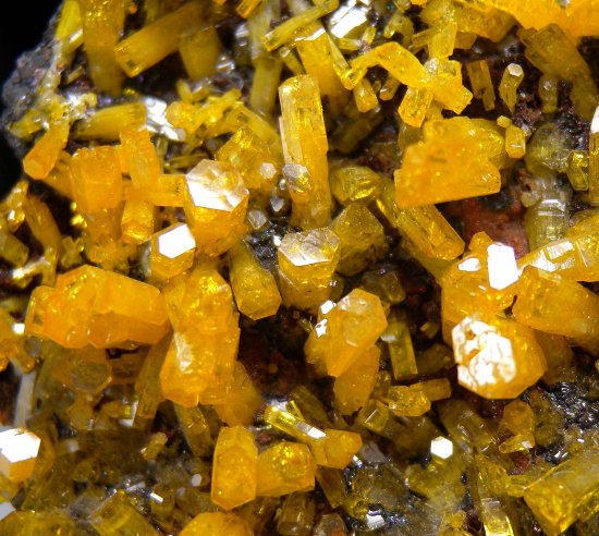 Mimetite from Guatomo Mine ('Hat Yai' mimetite locality), Tham Thalu, Bannang Sata District, Yala Province, Thailand [db_pics/pics/p380d.jpg]