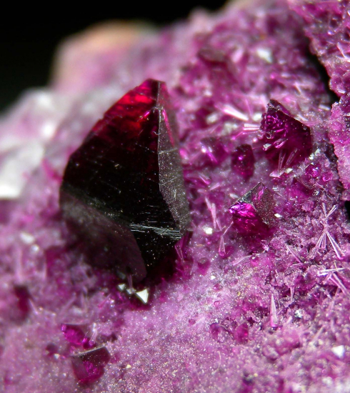 Kammererite from Kop Krom Mine, Kop Daglari, East Anatolia, Turkey [db_pics/pics/p386c.jpg]