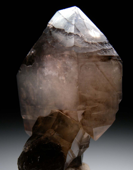 Quartz scepter from Petersen Mountain Quartz Mines, Hallelujah Junction area, Washoe County, Nevada, USA [db_pics/pics/p387d.jpg]
